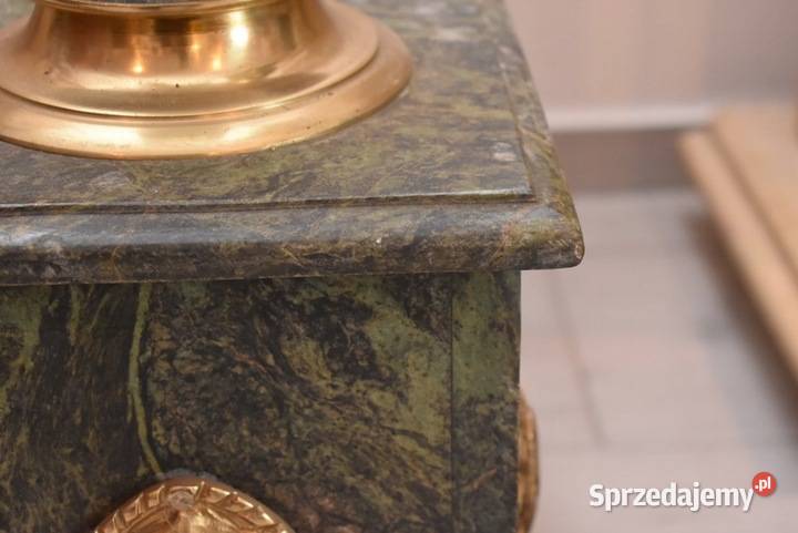 Postumenty Marmurowe Kolumny z Amforami Pilary Kraków