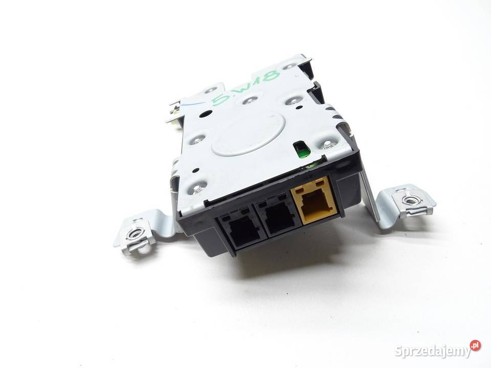 WZMACNIACZ ANTENY ANTENOWY 8P4035225D AUDI A3 8P osobowe