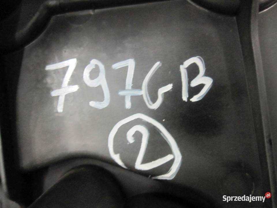 PEUGEOT 208 12 VTI HMZ HM01 82 pokrywa zaworów Rok produkcji 2016