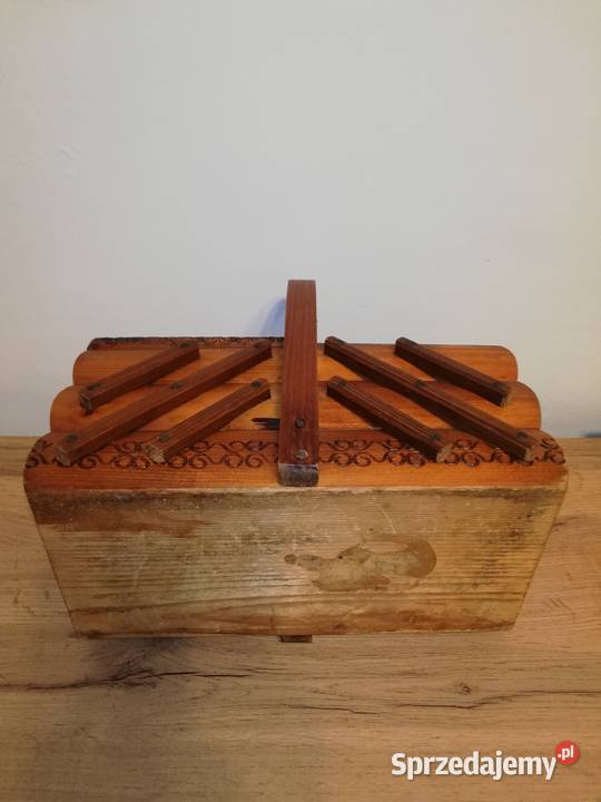 Koszyczek PRL na przybory do szycia mazowieckie