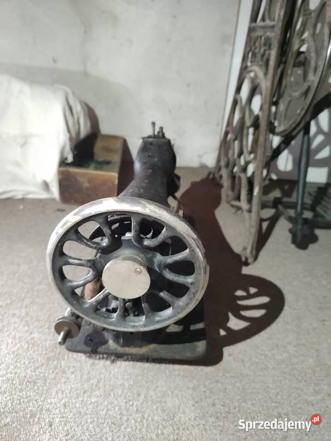 Maszyna do szycia Singer z podstawą Białystok