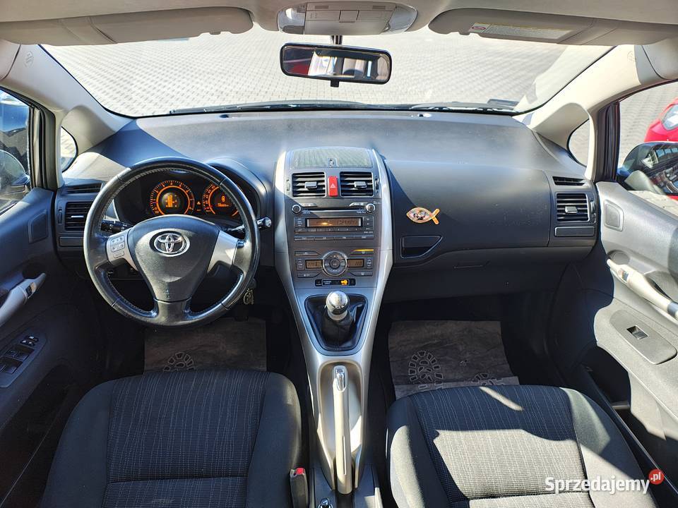 Toyota Auris 14Benzynka Zarejestrowana Niski elektryczne szyby Zarszyn sprzedam