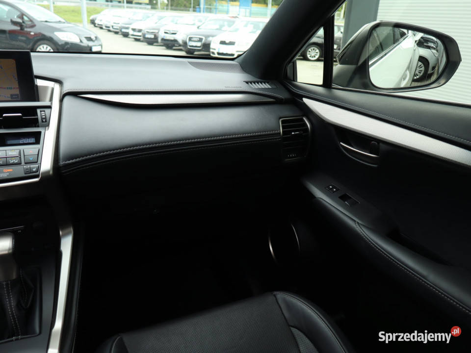Lexus NX 300h wielofunkcyjna kierownica Katowice