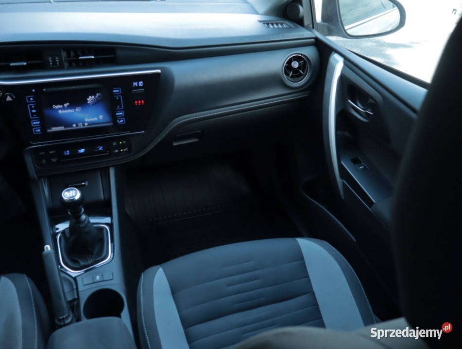Toyota Auris 16 Valvematic Auris Lublin