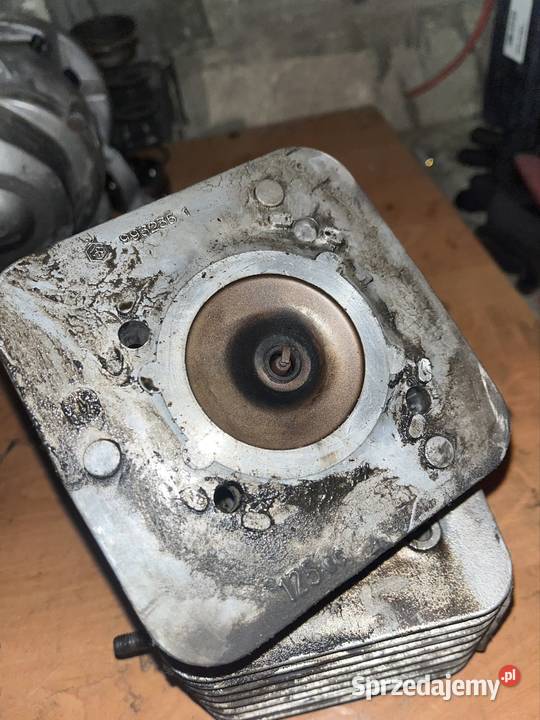 Cylinder z głowicą Piaggio tphskr 125 2t świętokrzyskie Kielce