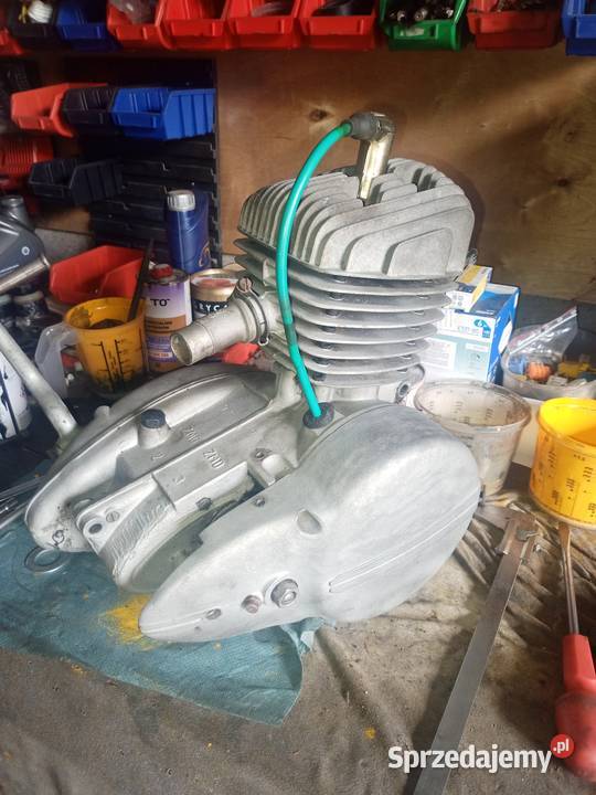 Sprzedam silnik wsk125 84 orginal ok Silniki Hołowienki