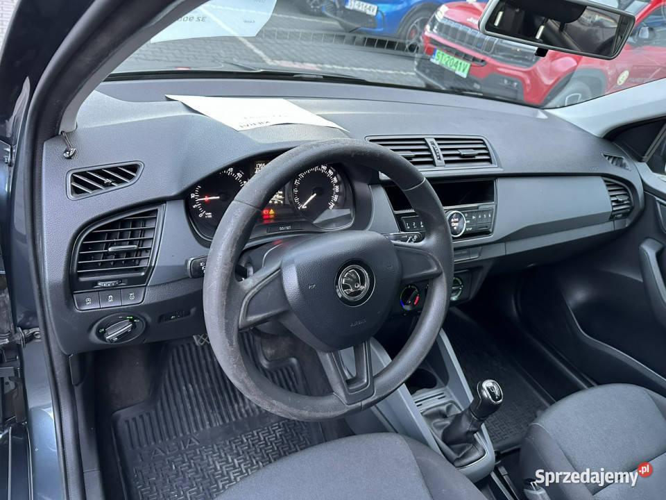 koda Fabia samochód krajowy czujniki parkowania 4/5