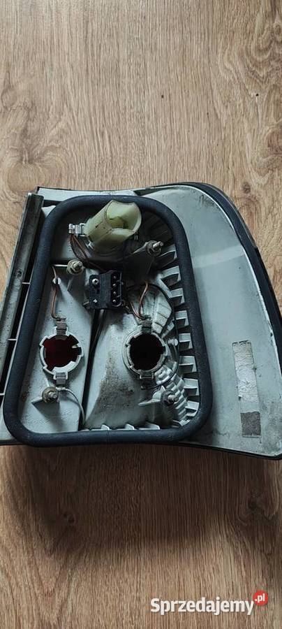 Rarytas BMW E34 lampy tylne z białym kierunkiem Zamość