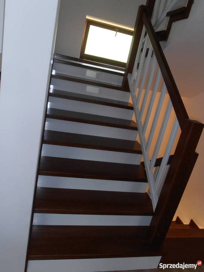 Schody i drzwi drewniane Drewno