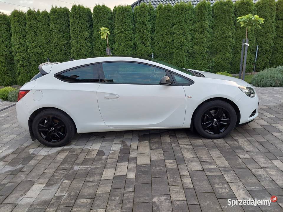Sprzedam Opla Astrę GTC z 2015r