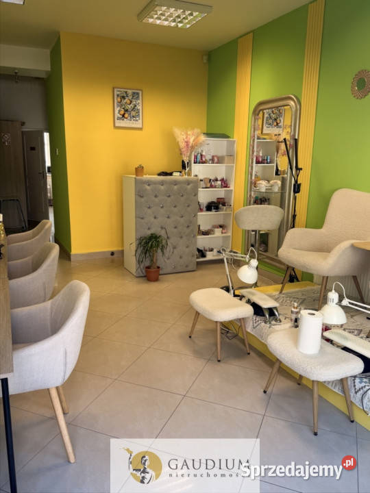 Lokal w centrum Gdyni z witryną