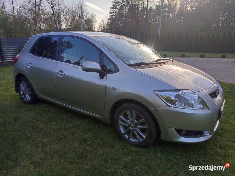Sprzedam Toyotę Auris garażowany