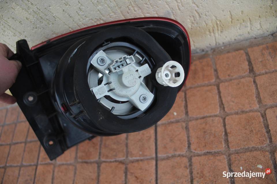 LAMPA LEWY TYLNA TYŁ SEAT ALTEA 5P0945095D