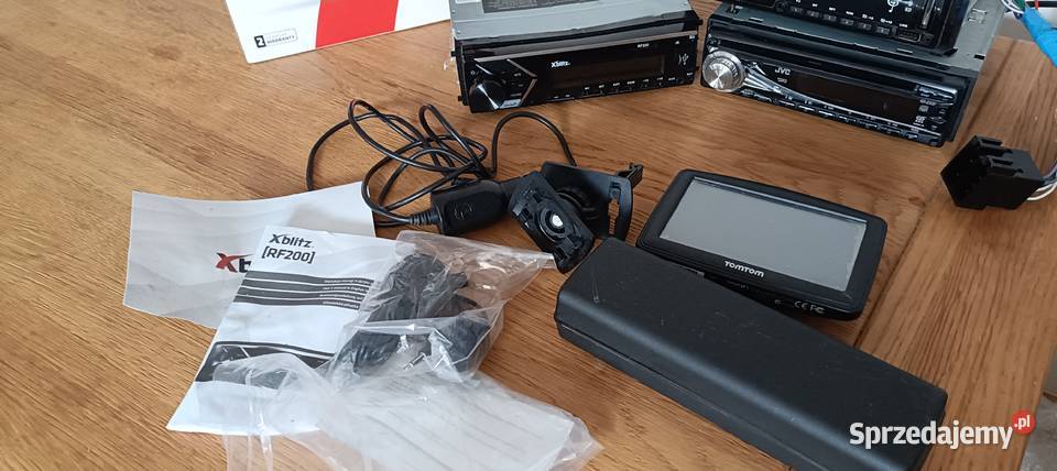 Zestaw retro radioodbiorników JVC Manta Xblitz i mazowieckie Warszawa