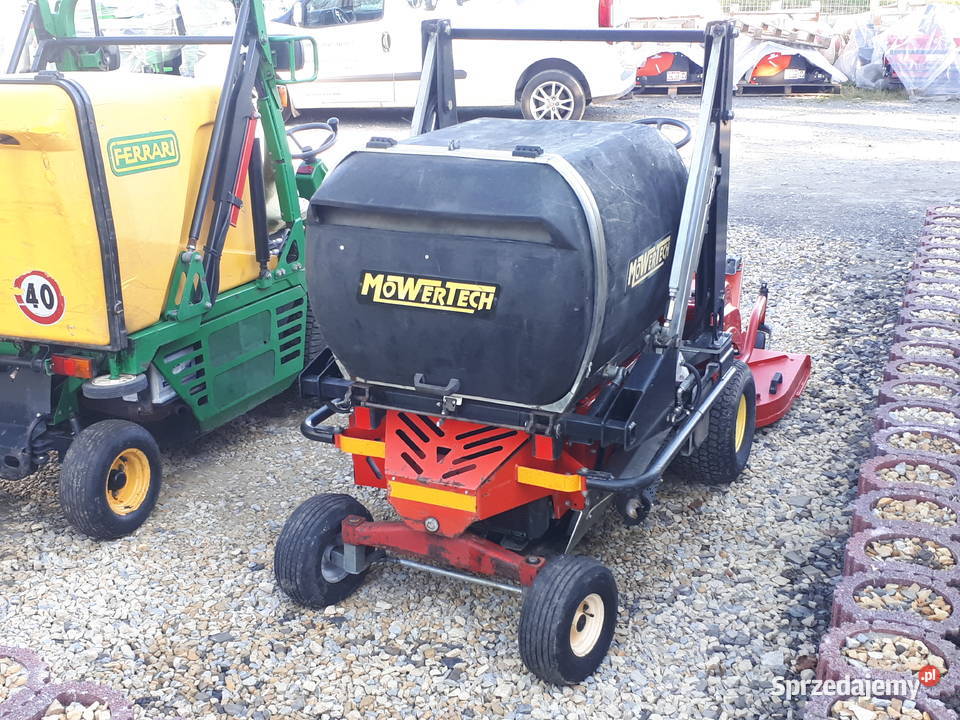 Samojezdna kosiarka zbierająca z wysokim wysypem