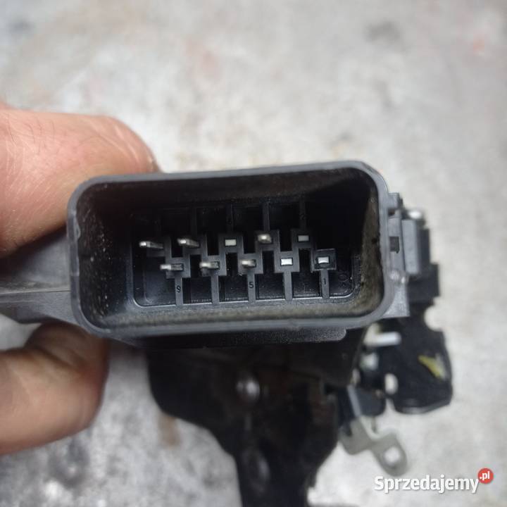 ZAMEK DRZWI PRAWY TYŁ 6M2AR26412BC FORD MONDEO Kamień Pomorski sprzedam