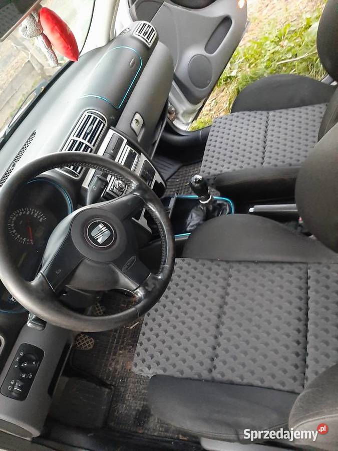 Seat Leon 18t srebrny