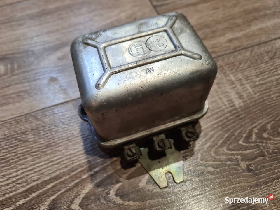 Regulator napięcia prądnicy RG15D Ursus C330 Piotrków Trybunalski