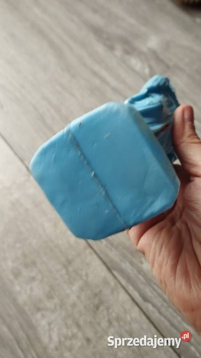 Matka boska pojemnik na wodę święconą