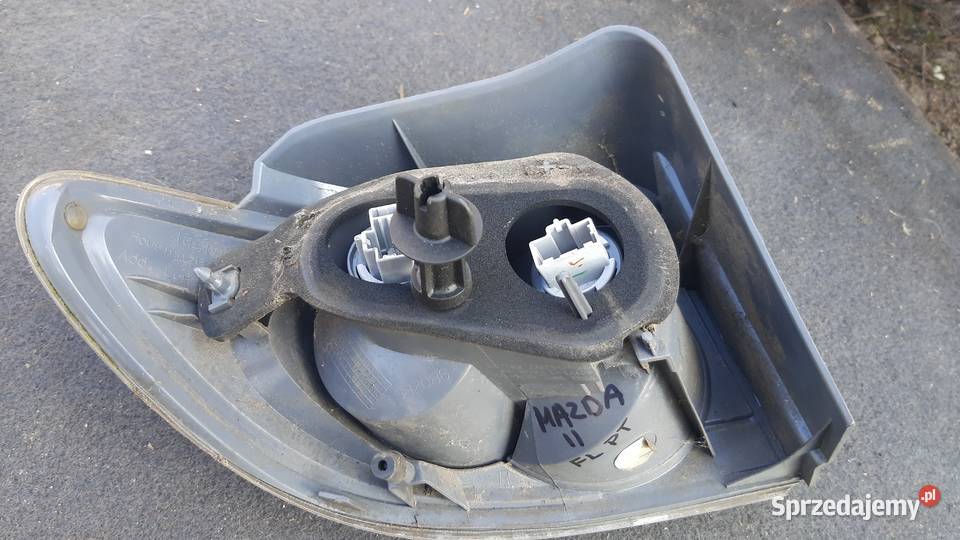 lampa tylna prawa w błotnik Mazda 2 DY lift FL Dębno