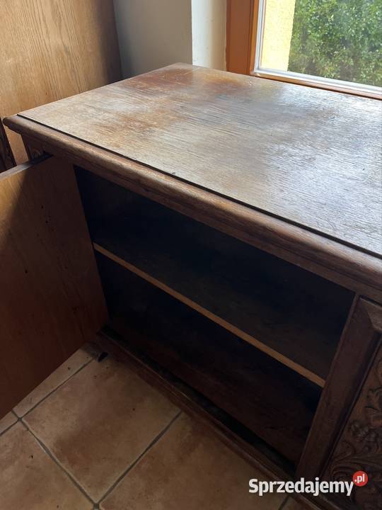 Komoda dębowa z pięknymi pasami rzeźb na pasach pomorskie Gdańsk