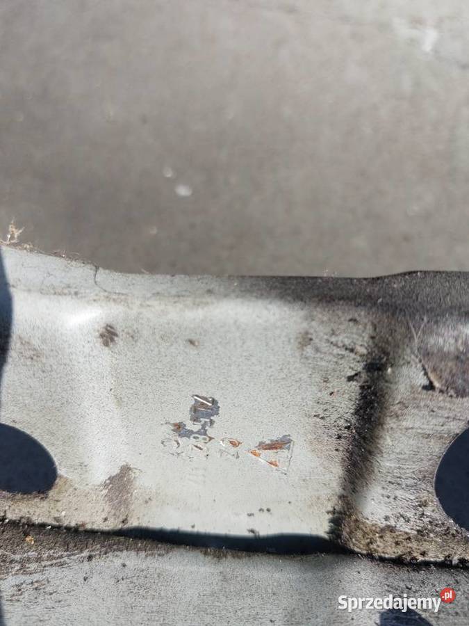 Błotnik lewy Porsche Cayenne 7L5 821 117 osobowe Karoseria Szczecin