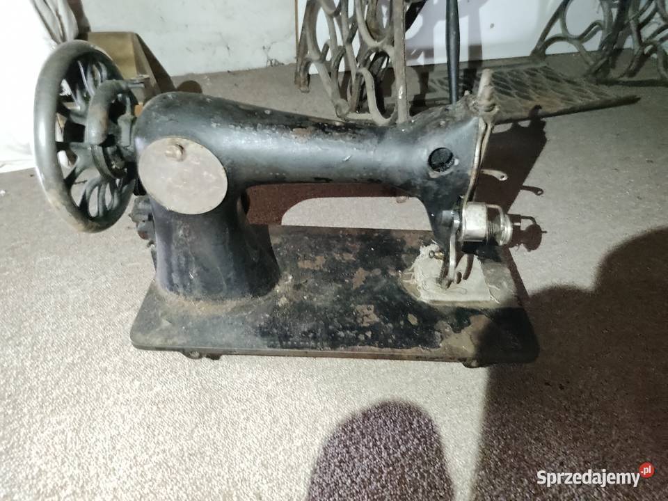 Maszyna do szycia Singer z podstawą Białystok