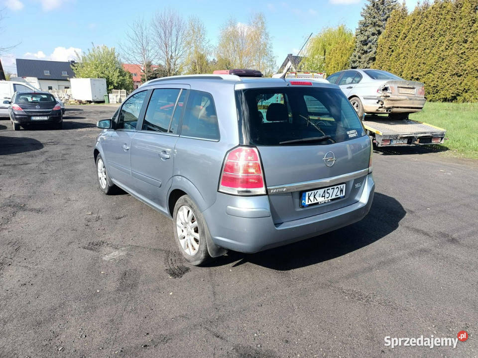 Opel Zafira Opel Zafira 16 05r 7OS B 20052011 benzyna