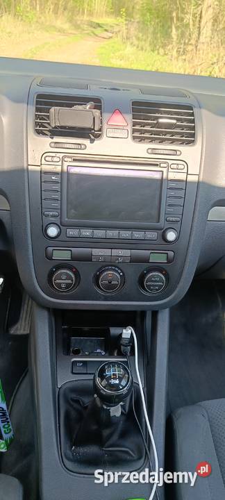 Volkswagen Golf 5 16 bogate wyposażenie Zakrzewska Wola