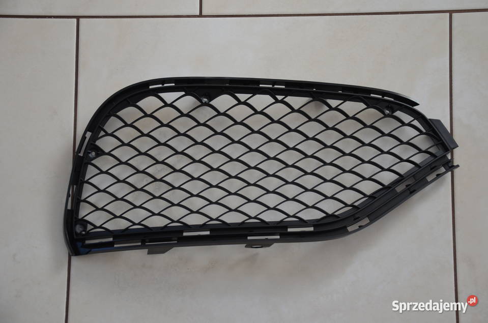 Kratka grill zderzaka przód Mercedes E 212 63 osobowe Suchy Las
