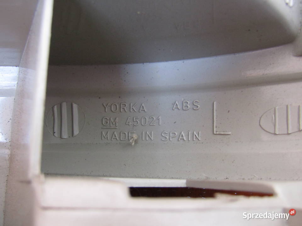 LAMPA TYLNA LEWAPRAWA OPEL CORSA B 3D 4502245021 osobowe Mysłaków