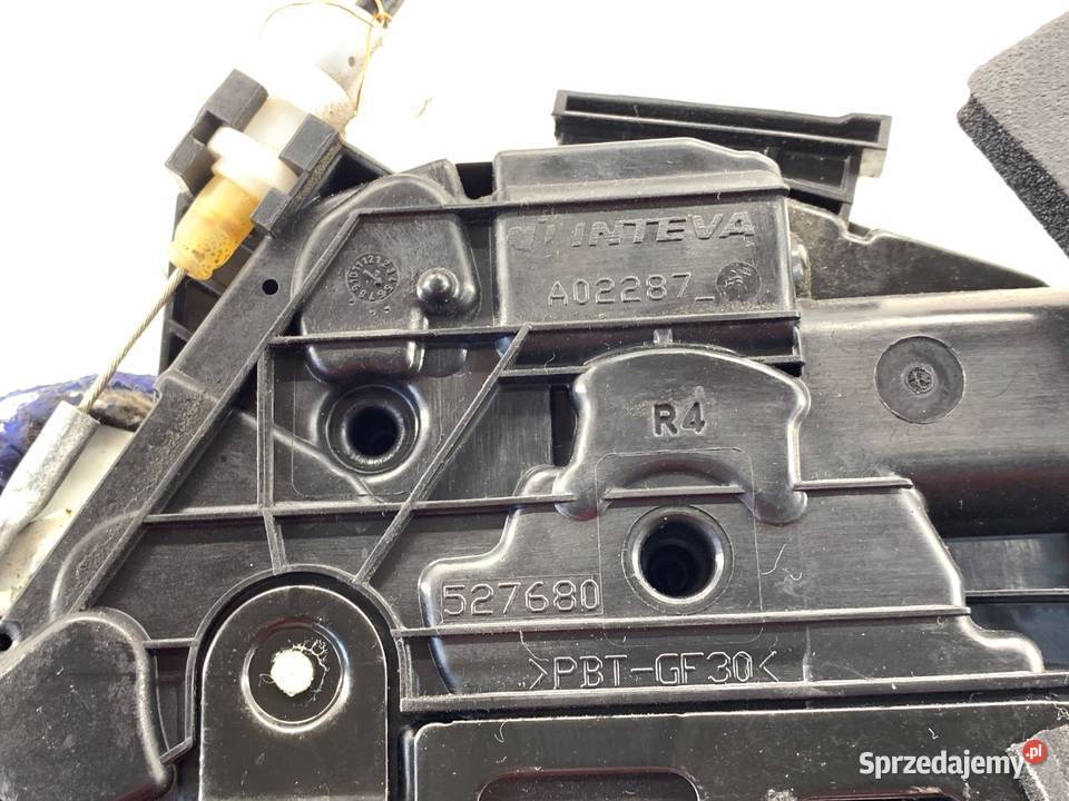 ZAMEK DRZWI PRAWY TYŁ SKODA YETI Crossover osobowe