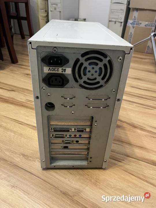 Zabytkowy komputer PC AT Pentium 75MHz Brzana