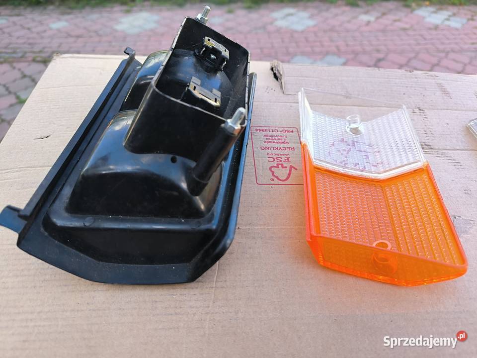 Fiat 125p kierunek pozycja lampa obrysowa lewa sprzedam