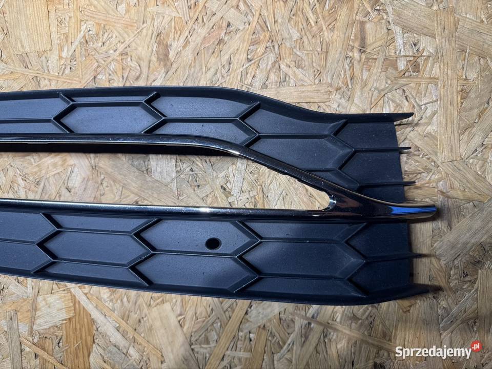 Kratka zderzaka przód prawa rh skoda superb III wielkopolskie Sieraków