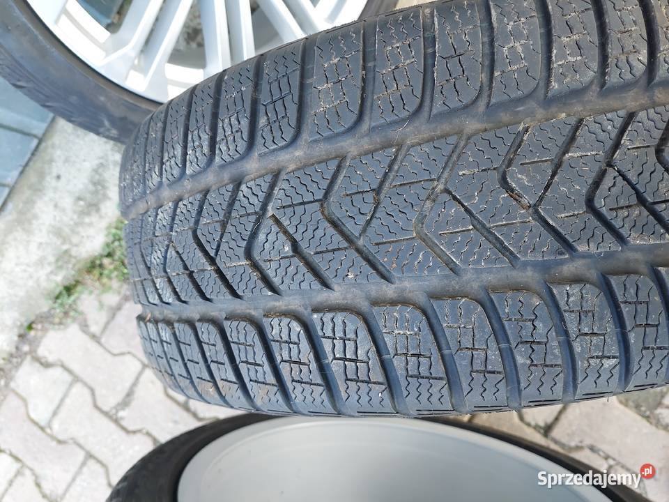 Opony zimowe Pirelli Sottozero 3 24540 R18 97v 40