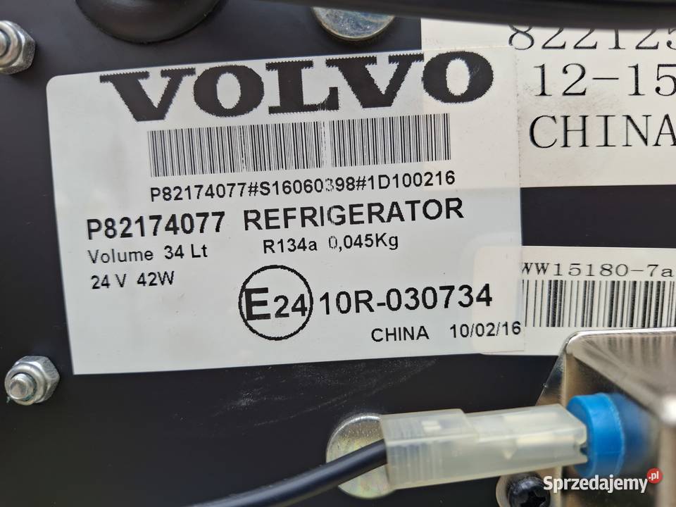 VOLVO FH4 LODÓWKA 34L 24V 42W 82174077 82212505 Bieleń