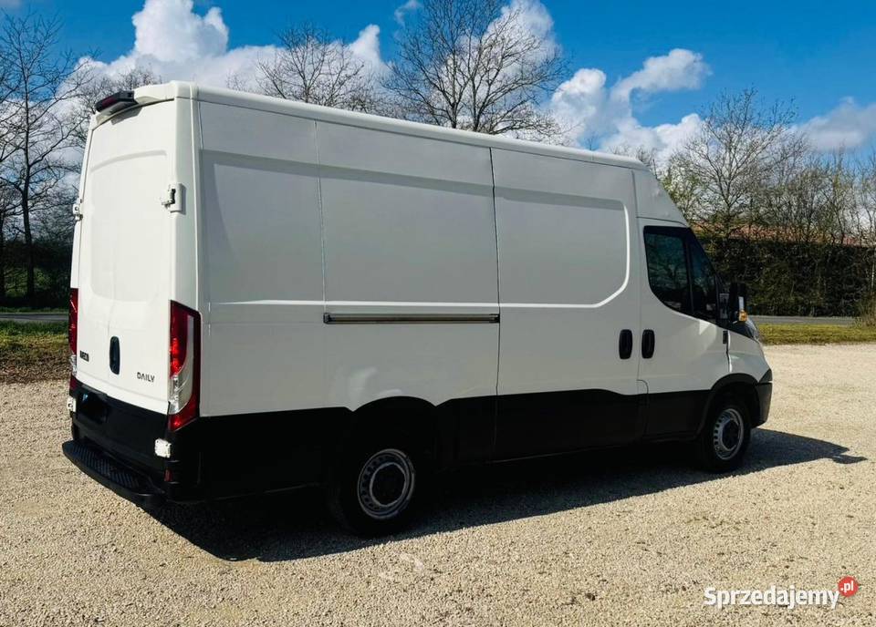 Iveco Daily 35S13 23 d 130 2017r Furgon Blaszak 150KM Nisko sprzedam