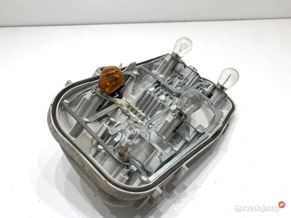 WKŁAD LAMPY PRAWY TYŁ AUDI A6 C6 Hatchback 0411 Lampy tylne podkarpackie sprzedam