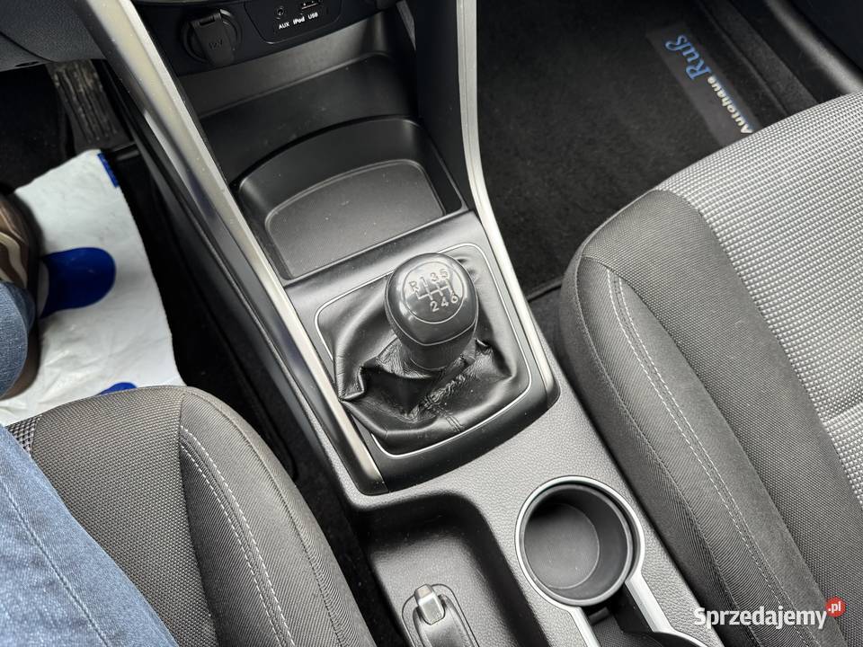 Hyundai i30 14 BENZYNA Klimatyzacja Nawigacja garażowany i30 Konin