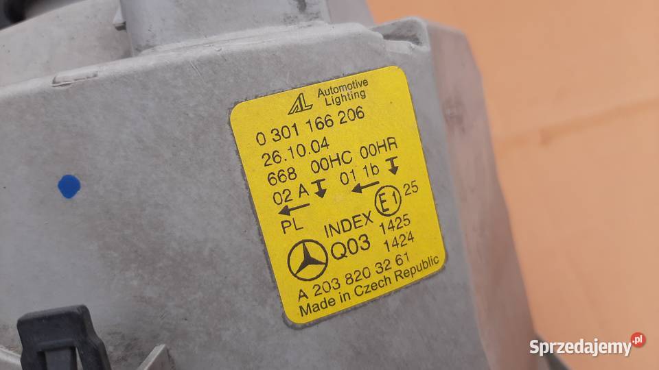 lampa przód przednia lampy mrecedes c W203 lift Dębno