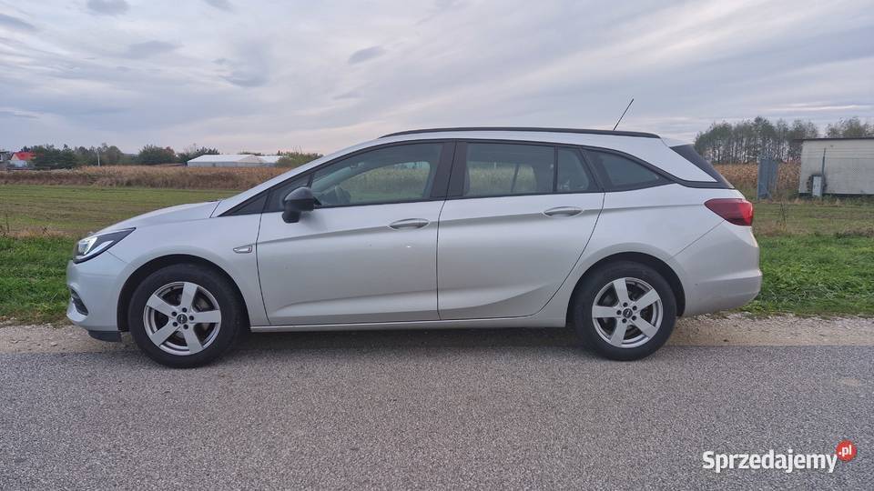 Opel Astra 12 Turbo Sports Tourer Straszęcin sprzedam