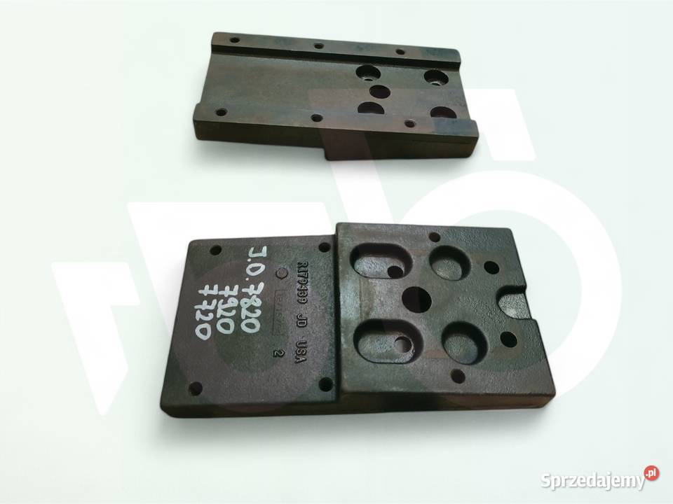 Płyta adaptera błotnika R179439 JOHN DEERE 7820 Pozostałe sprzedam