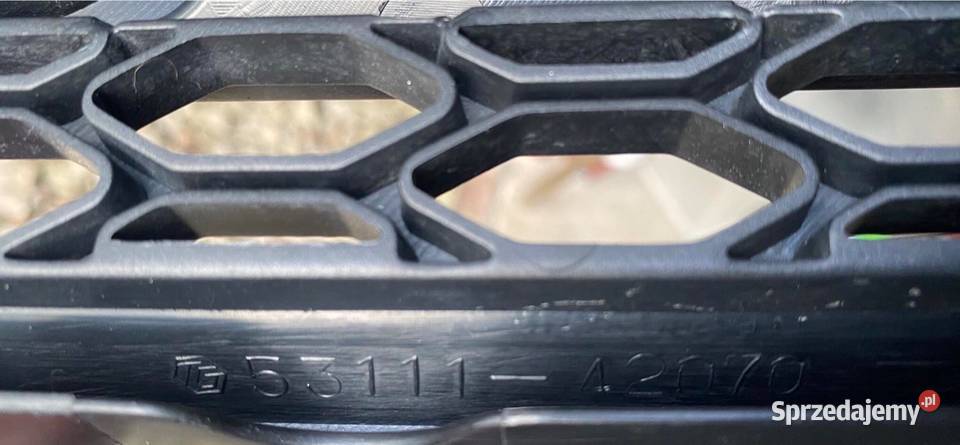 Toyota RAV4 RAV4 II Grill atrapa zderzak przód osobowe Zderzaki Rzeszów