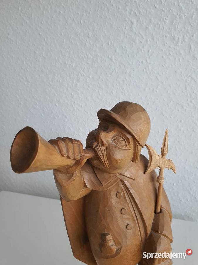 Drewniana figurka latarnik Gorlice