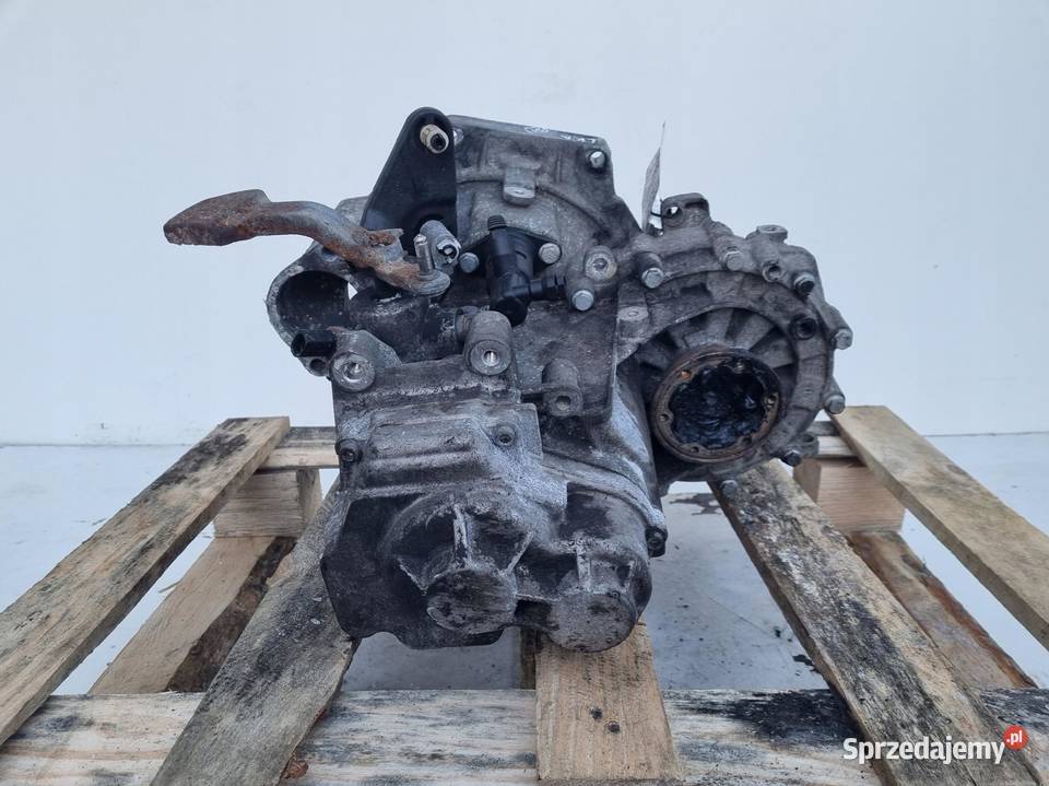 VW Touran 19 TDI SKRZYNIA BIEGÓW manualna LKA osobowe Janów sprzedam