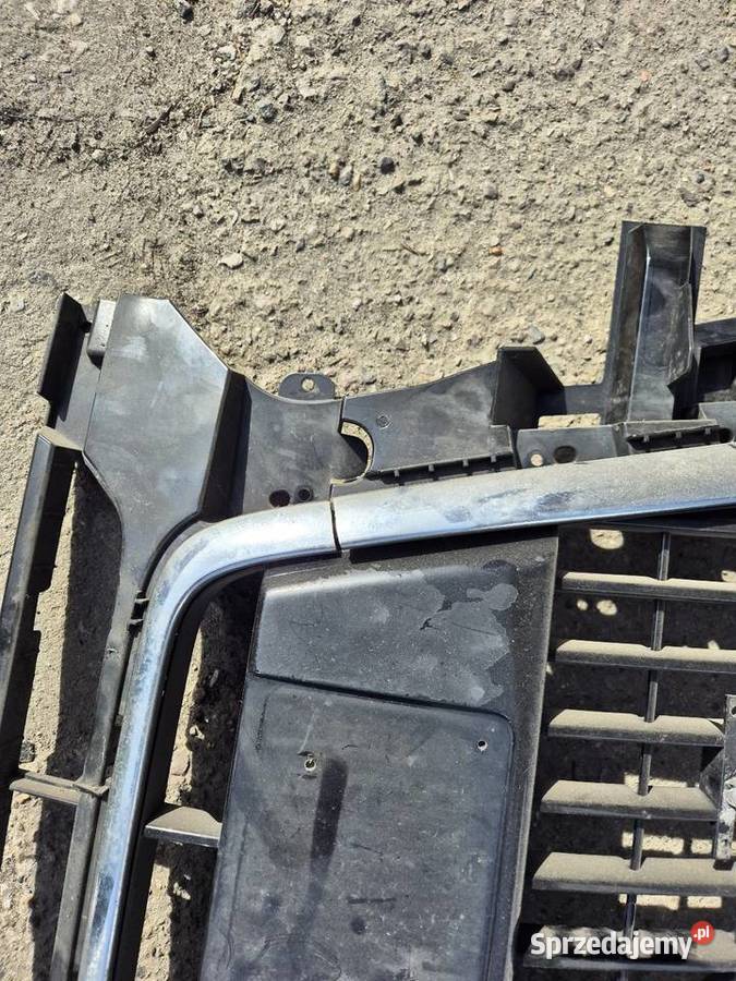 Audi OE 8R0853651 atrapa chłodnicy grill osobowe mazowieckie