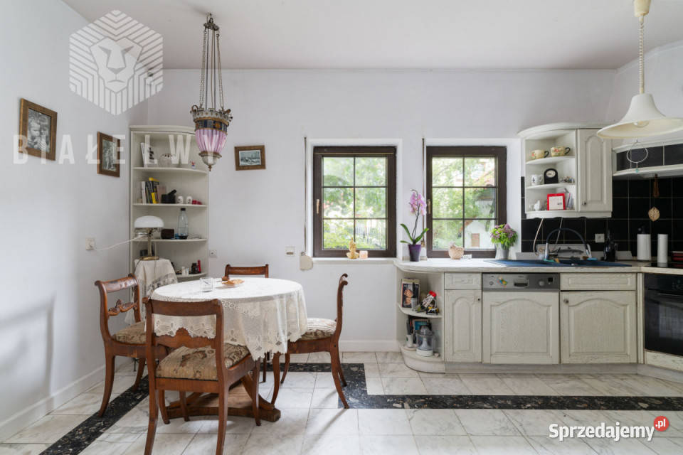 Dom wolnostojący 463m2 Kanie Kręta Rok budowy 1996