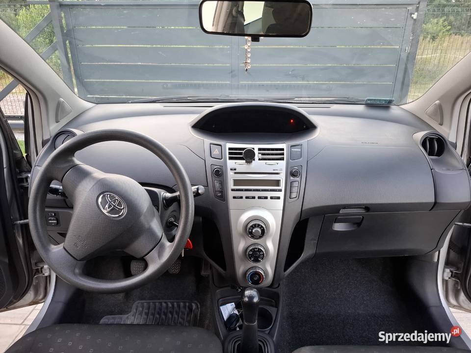 Toyota Yaris 10 benzyna Polski salon