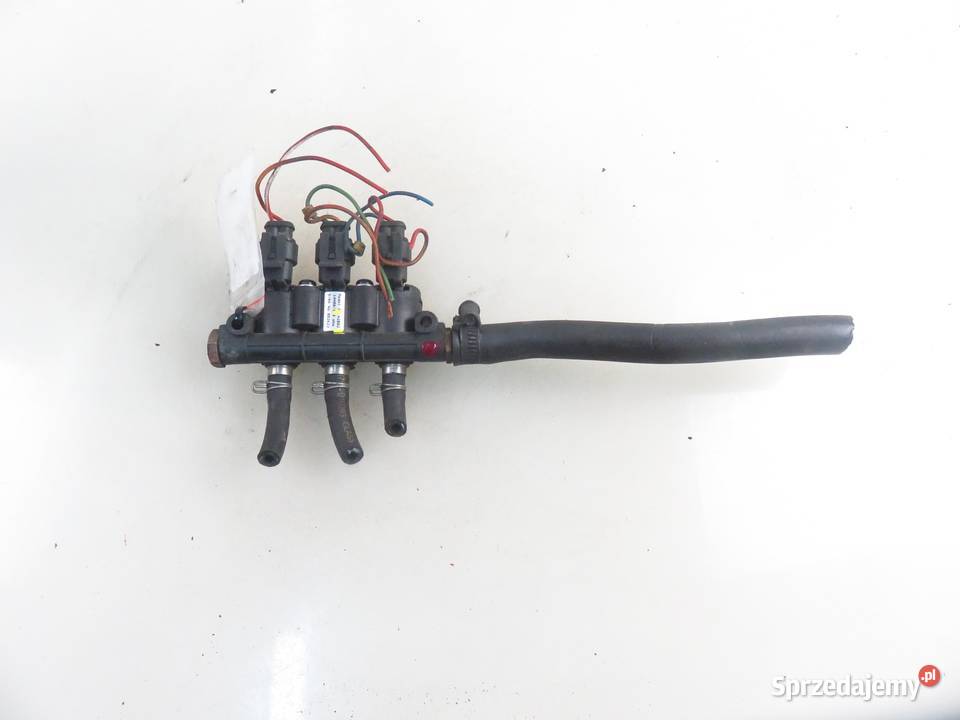 3X WTRYSK HANA 67R010256 H2002 osobowe